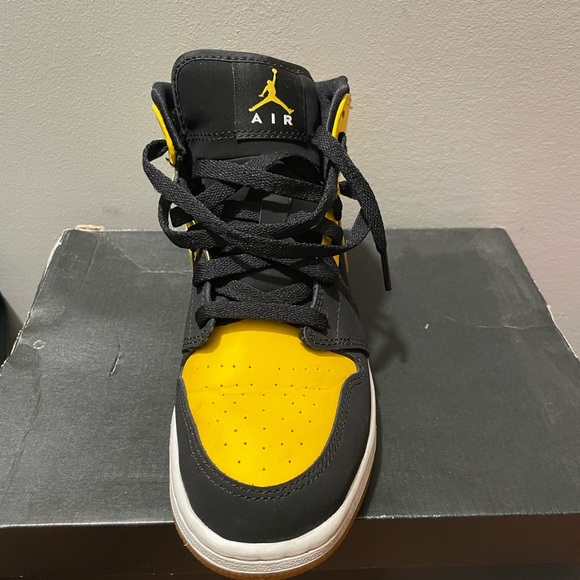 Air Jordan 1 Mid BG - Picture 2 of 3